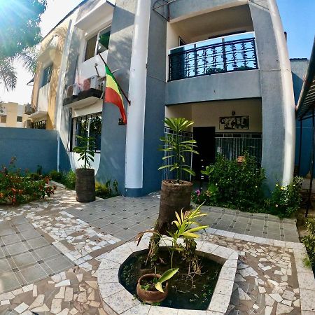 Apartament Ker Adja Ziguinchor Zewnętrze zdjęcie